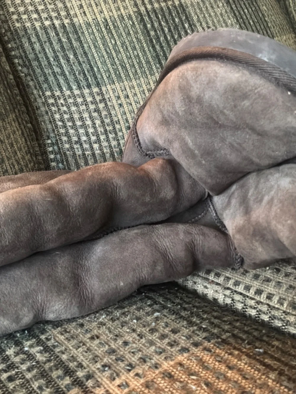 UGG BOOTS BROWN TALL SIZE 8